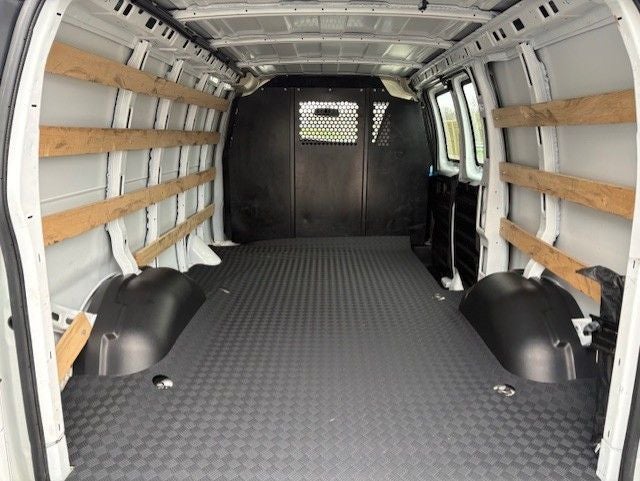 2025 Chevrolet Express Cargo Work Van - Photo 11