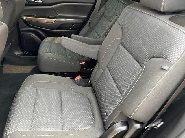 2023 GMC Acadia SLE - Photo 10