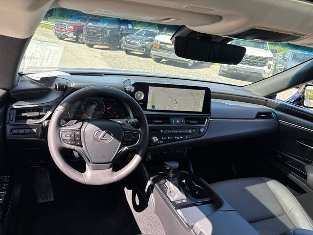 2024 Lexus ES Hybrid 300h - Photo 11