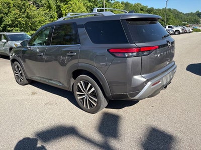 2023 Nissan Pathfinder Platinum
