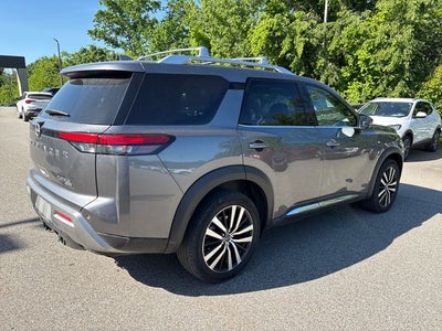 2023 Nissan Pathfinder Platinum