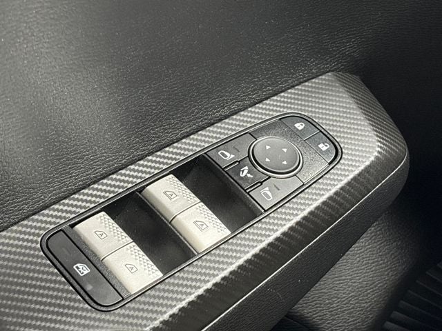 2024 Mitsubishi Outlander Base