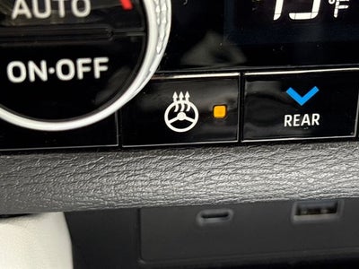 2024 Mitsubishi Outlander Base