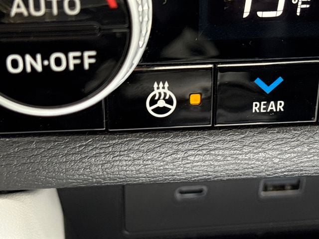 2024 Mitsubishi Outlander Base