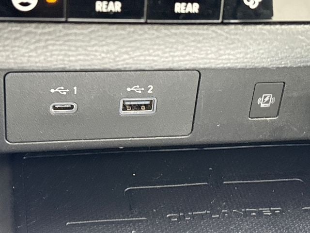 2024 Mitsubishi Outlander Base