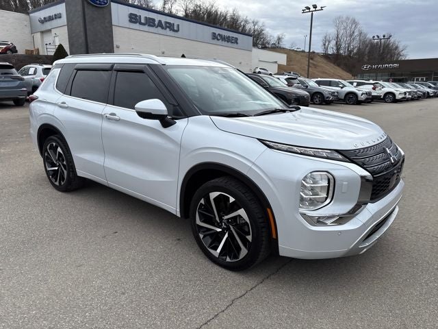 2024 Mitsubishi Outlander Base