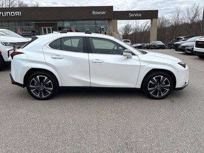 2025 Lexus UX 300h Premium