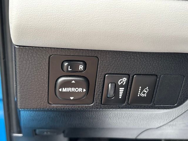 2018 Toyota RAV4 XLE - Photo 13
