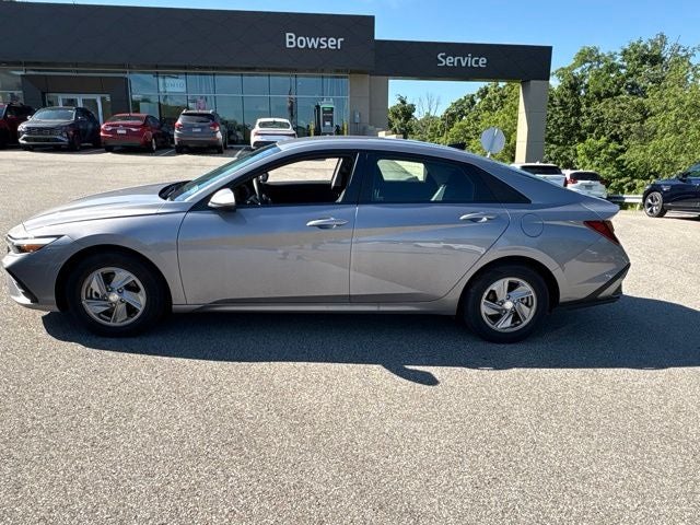 2025 Hyundai Elantra SE