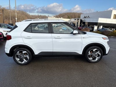 2022 Hyundai Venue SEL